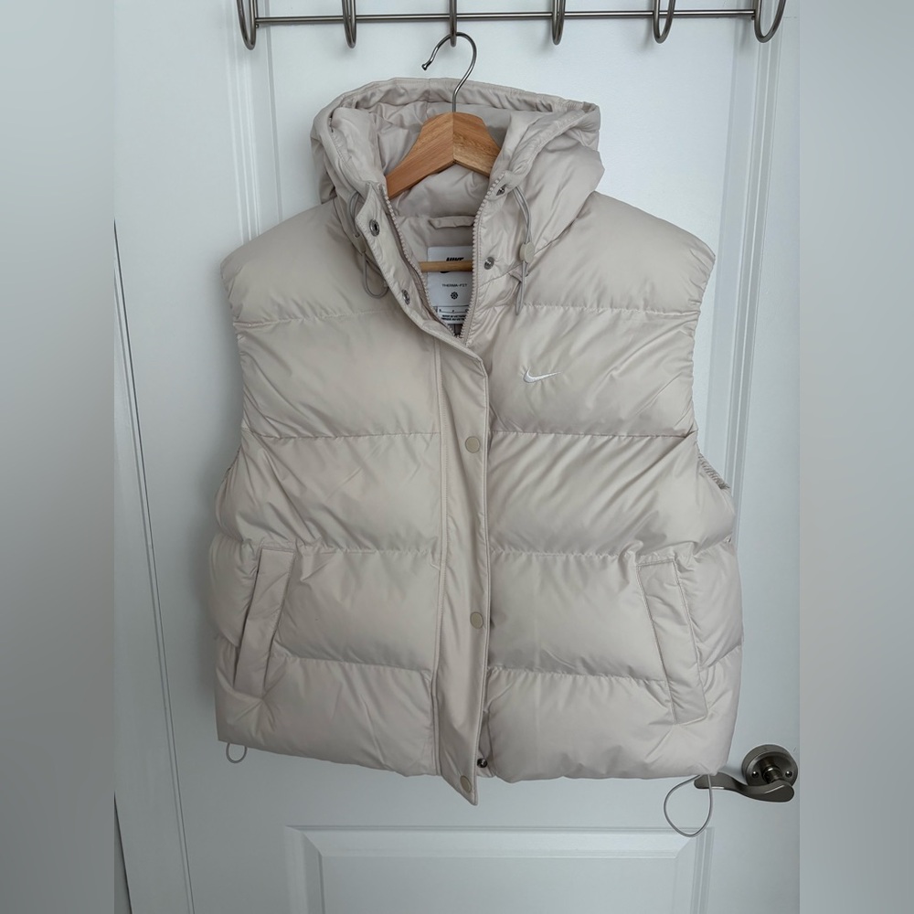 Nike Women's Beige Puffer Vest - new with tag